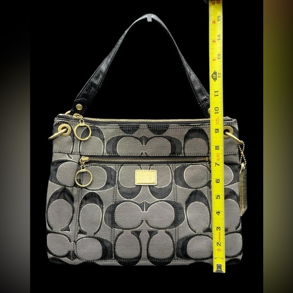 GUC Coach Poppy Signature Shoulder Bag w/ Large Glitter Hangtag - Picture 14 of 15